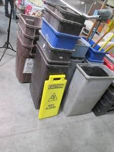 lot 102 image: HUGE lot of Trash Recepticles, Recy...