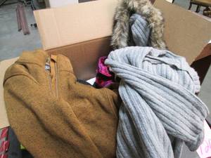 lot 120 image: Womens 10 Piece lot of Assorted Sty...