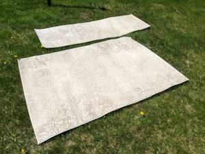 lot 93 image: Vintage Style Runner & 4 x 6 Area Rug