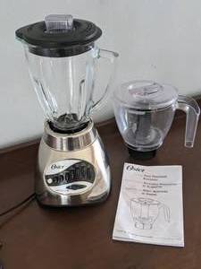 lot 61 image: Oster Blender w Food Processor Attachment