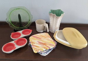 lot 66 image: Retro Kitchen Items (See photos)