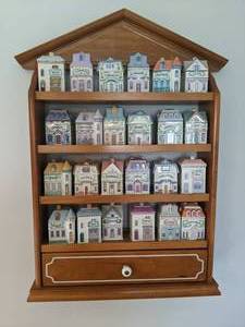 lot 69 image: Lenox Spice Village Complete 24 Piece Spice Set with Rack
