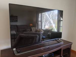 lot 4 image: LG 55 Class Ultra High Definition 4K 240Hz Smart TV