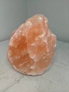 lot 38 image: Himalayan Salt Lamp