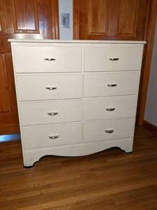 lot 45 image: White Wood Dresser