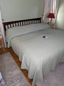 lot 8 image: King Size Sleep Number FlexFit 2 Adjustable Bed with Headboard