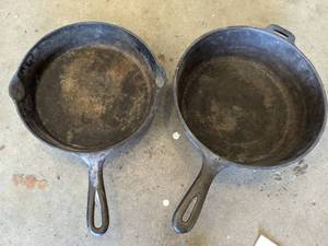 lot 119 image: (2) Cast Iron Deep Skillets Griswold & Other