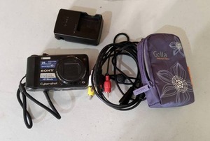 lot 291 image: Sony Cyber-Shot Digital Camera with Case & Charger