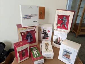 lot 271 image: Hallmark Ornaments Star Wars, LOTR, Wizard of Oz, Star Trek