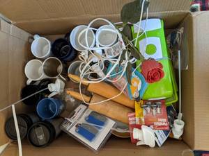 lot 275 image: Assorted Household & Kitchen Items
