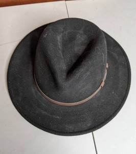 lot 238 image: Minnetonka 100% Wool Outback Hat