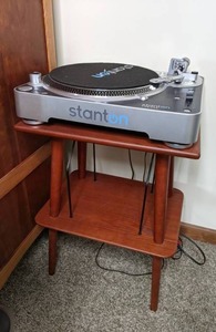 lot 231 image: Stanton T.90 USB Turntable & Wood End Table