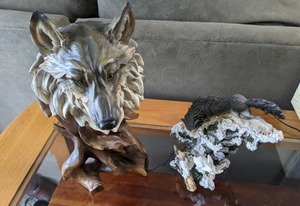 lot 207 image: (2) Wolf Home Decor Statues