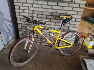 lot 16 image: K2 Razorback Mountain Bike