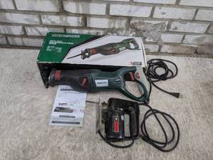 lot 23 image: Reciprocating Saw & Sabre Saw