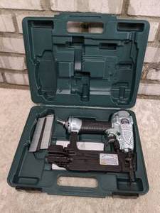 lot 26 image: Hitachi NT50AE2 18-Gauge 58-Inch to 2-Inch Brad Nailer