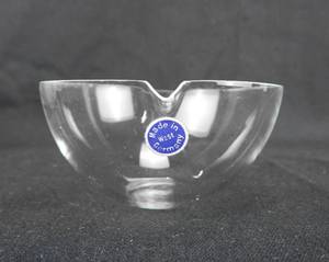 lot 83 image: Set of 6 Glass 120 ML Evaporating Dishes With Spout - Made in West Germany