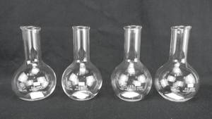 lot 92 image: Set of 4 Glass 150 ML Florence Flat Bottom Flasks