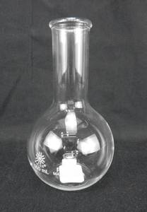 lot 94 image: Set of 4 Glass 150 ML Florence Flat Bottom Flasks