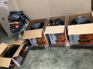 lot 31 image: Lot of 4 wetDry Vacs Customer Returns See Pictures