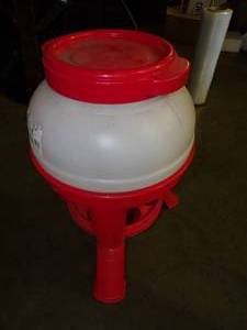 Plastic Dome Feeder