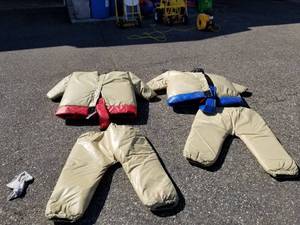 lot 324 image: 1 Set of Sumo Suits with head gear and mat