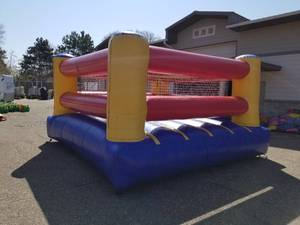 lot 321 image: 15 X 15 X 8 Bouncy Boxing Ring