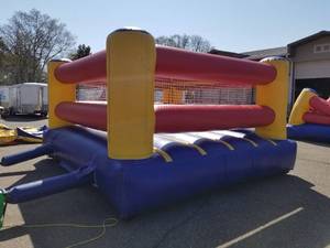 lot 323 image: 15 X 15 X 8 Bouncy Boxing Ring