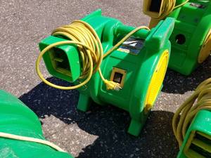 lot 328 image: B-Air Kodiak 1 HP Bounce House Blower, Green