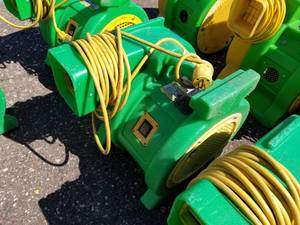 lot 329 image: B-Air 1 HP Bounce House Blower,  Green