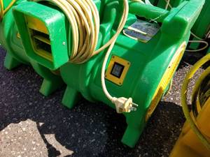 lot 342 image: B-Air Kodiak  1 HP Bounce House Blower, Green