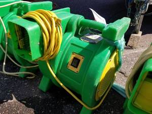 lot 346 image: B-Air Kodiak  1 HP Bounce House Blower, Green