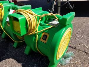 lot 347 image: B-Air Kodiak  1 HP Bounce House Blower, Green