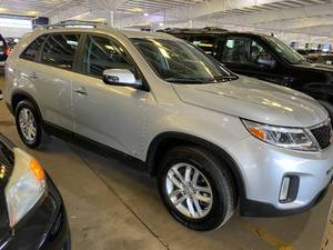 lot 9 image: 2014 Kia Sorento LX AWD