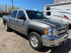 lot 13 image: 2013 Chevrolet Silverado 1LT 4x4