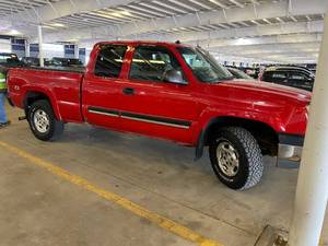 lot 15 image: 2003 Chevrolet Silverado LT 4x4