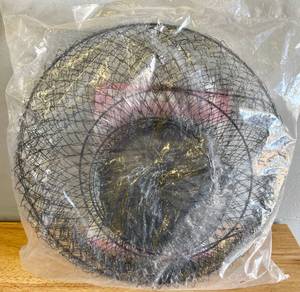 lot 9 image: Hi Tech Floating Fishing Basket