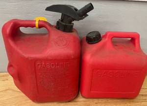 lot 21 image: Lot of 2 Gasoline Containers 2 Gallon