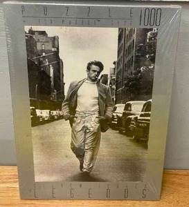 lot 36 image: Silver Screen Legends James Dean 1000 Piece Puzzle