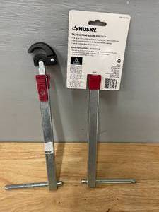 lot 101 image: 2 Husky Telescoping Plumbing Wrenches
