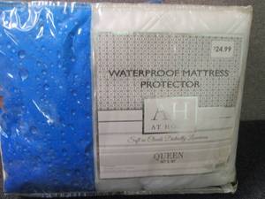 lot 283 image: Queen Waterproof Mattress Pad...