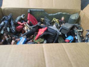 lot 302 image: StarTrek & The Mummy Collectible Pl...