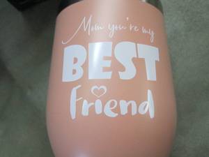 lot 92 image: 4- Mom Youre My Best Friend Wine T...
