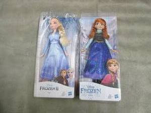 lot 135 image: Anna & Elsa Frozen Dolls W3...