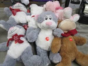 lot 179 image: 6- Super Soft Plush  2018 V4...