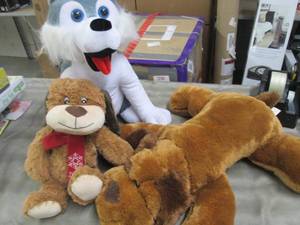lot 180 image: 3 Assorted Plush V4...