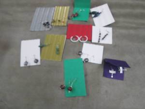lot 194 image: 11 pr Earrings ZZ3...