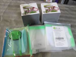 lot 207 image: Silicon & Mesh Storage Bags, 2 Pull...