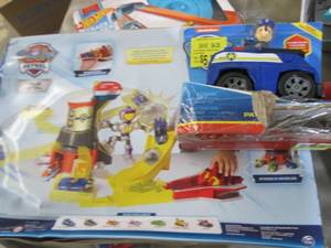 lot 213 image: 2 Paw Patrol Toys ZZ3...