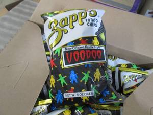 lot 221 image: Case of 5 oz Bags Zapps New Orlean...